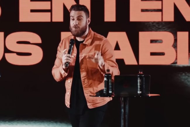 DEUS ENTENDE SEUS RABISCOS | ANDRÉ FERNANDES